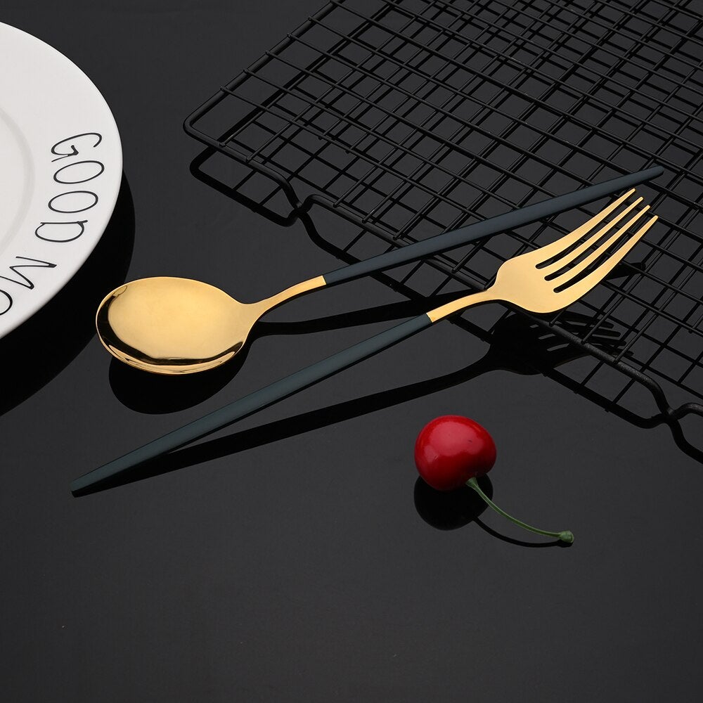 RoyalGlimmer Gold Cutlery Set - Elegant Flatware for a Luxurious Table