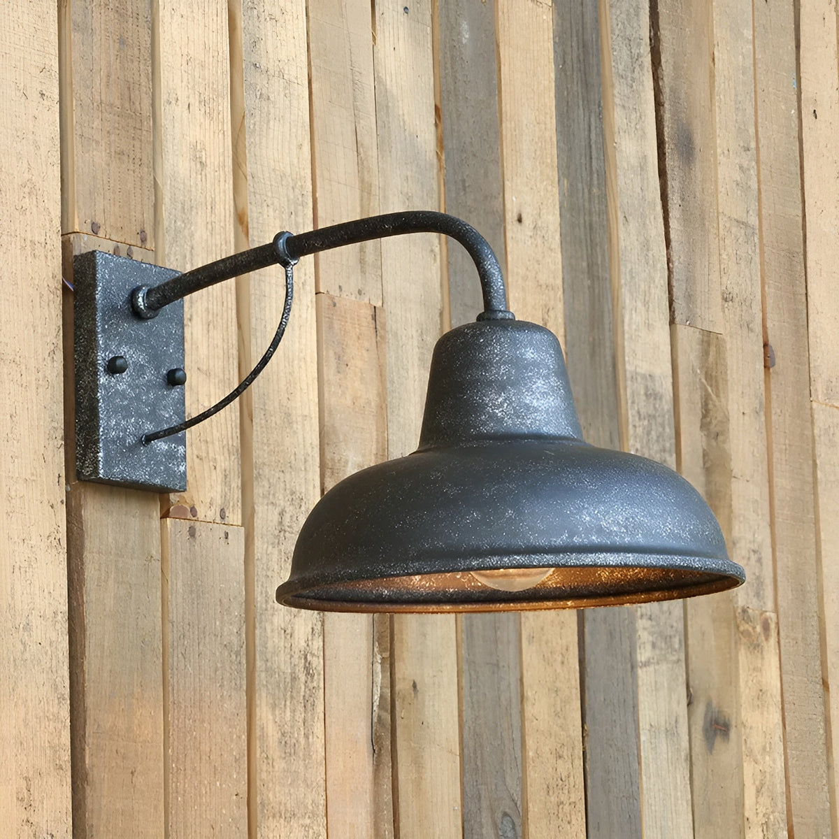 Barn Vintage Wall Sconce - Industrial Wall Lamp for a Warm Ambience