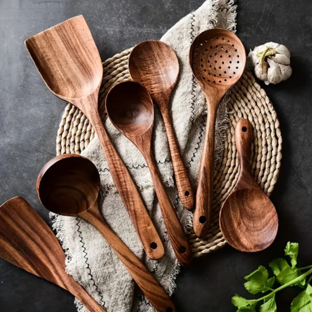 Innoware - Wooden Kitchen Utensil Set with 7 Elegant Pieces for Everyday Cooking