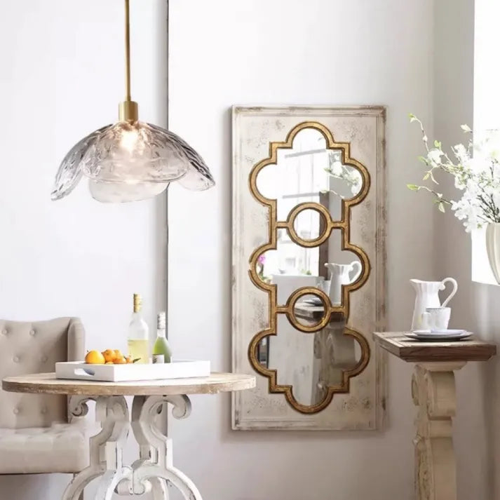 FleurChic - Glass Flower Pendant Lamp for a Warm Ambiance