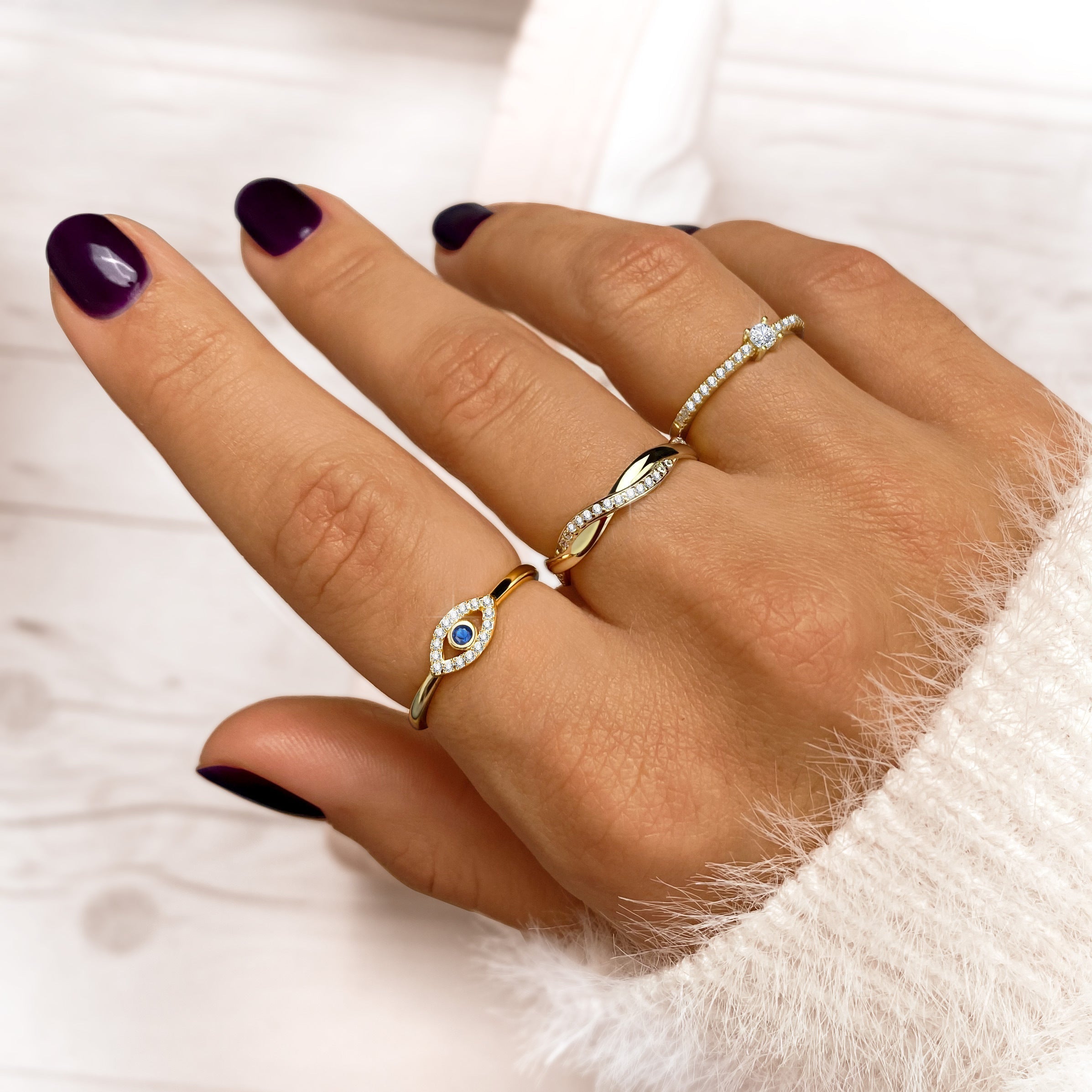 Sienna - Elegant Gold-Plated Ring with Dazzling Zirconia Centre