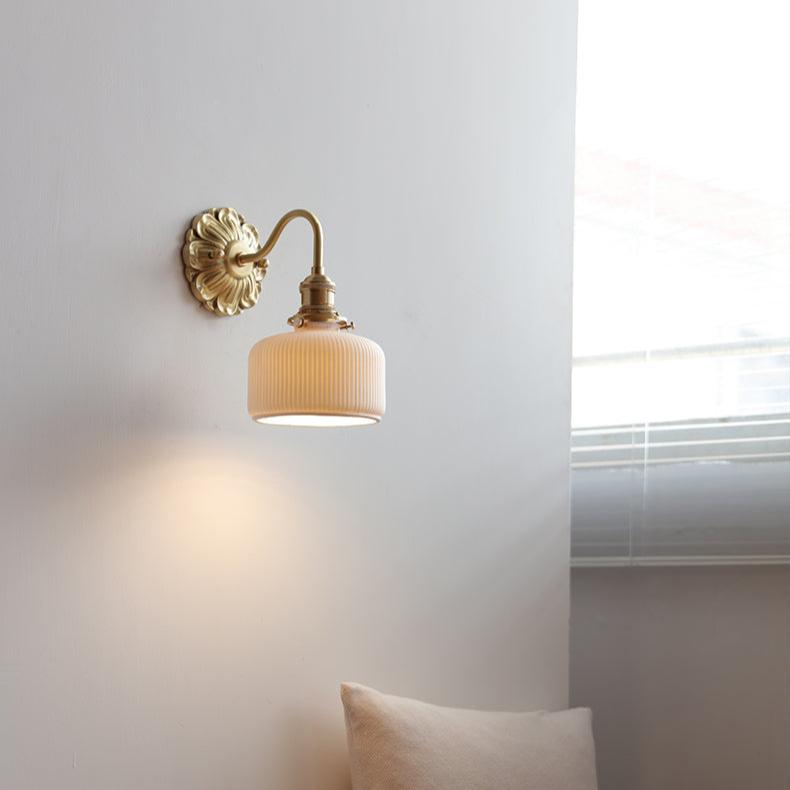 Zeldwyn - Luxury Brass Wall Sconce for Elegant Interiors