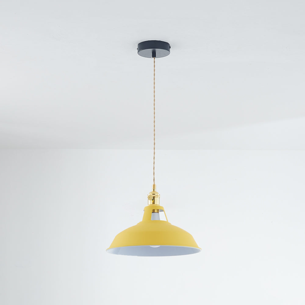 RadiantGlow Chandelier - Elegant Metal Chandelier for Stylish Interiors