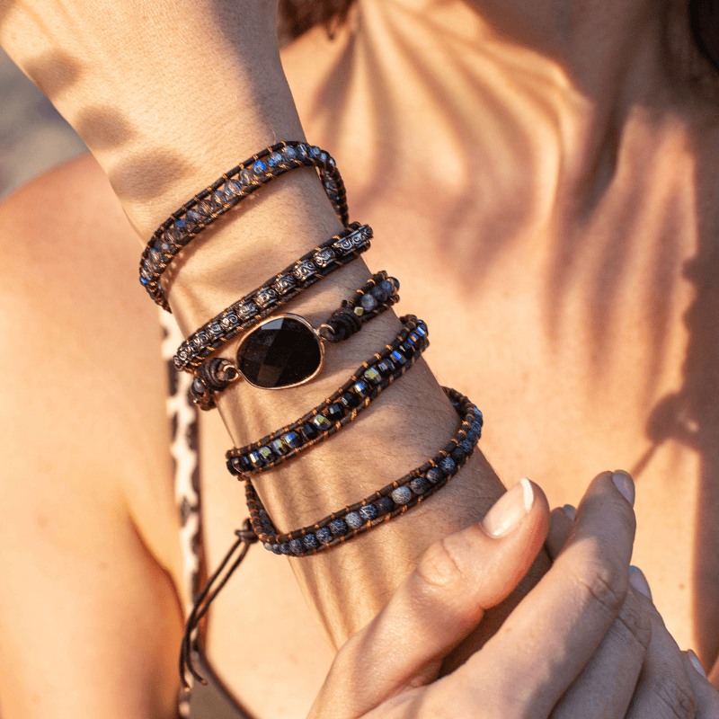 Lunara - Bracelet en onyx noir avec breloque lune