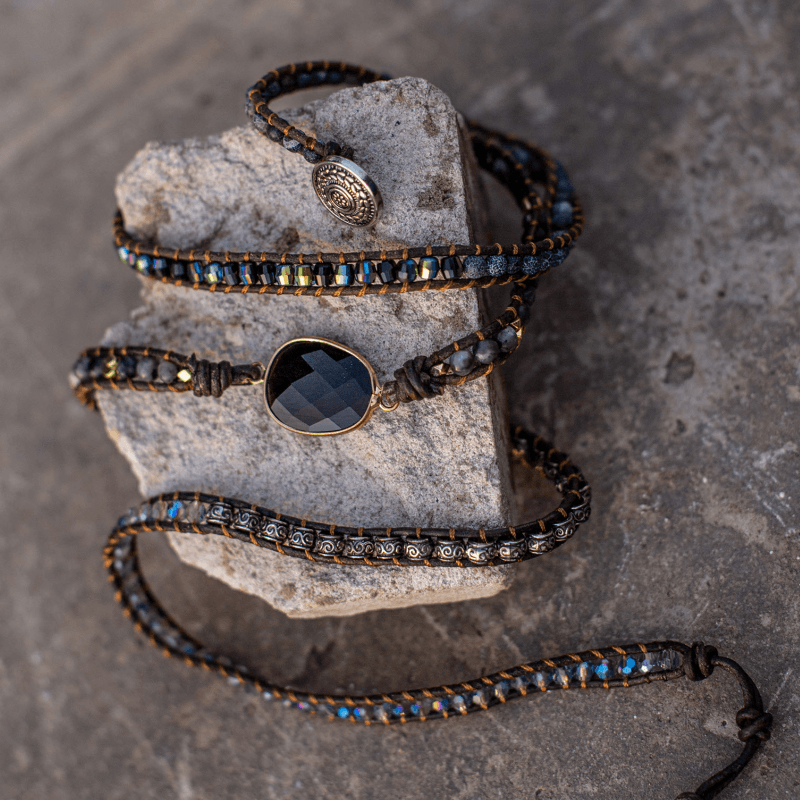 Lunara - Black Onyx Bracelet with Moon Charm