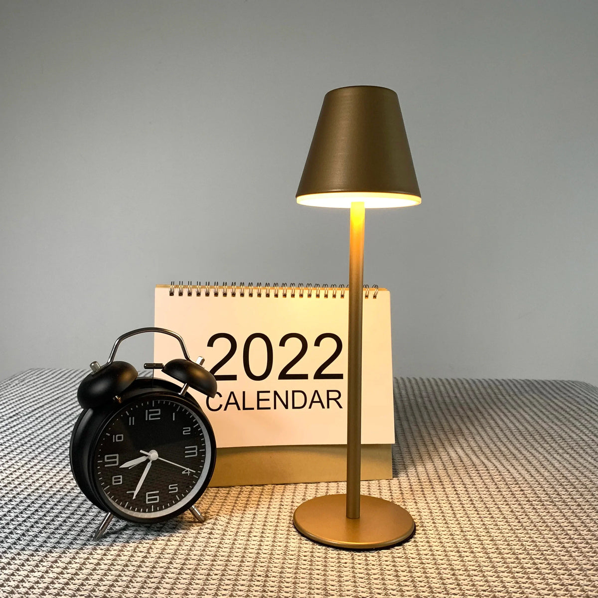 LumiFree - Rechargeable Cordless Desk Lamp with Modern Design