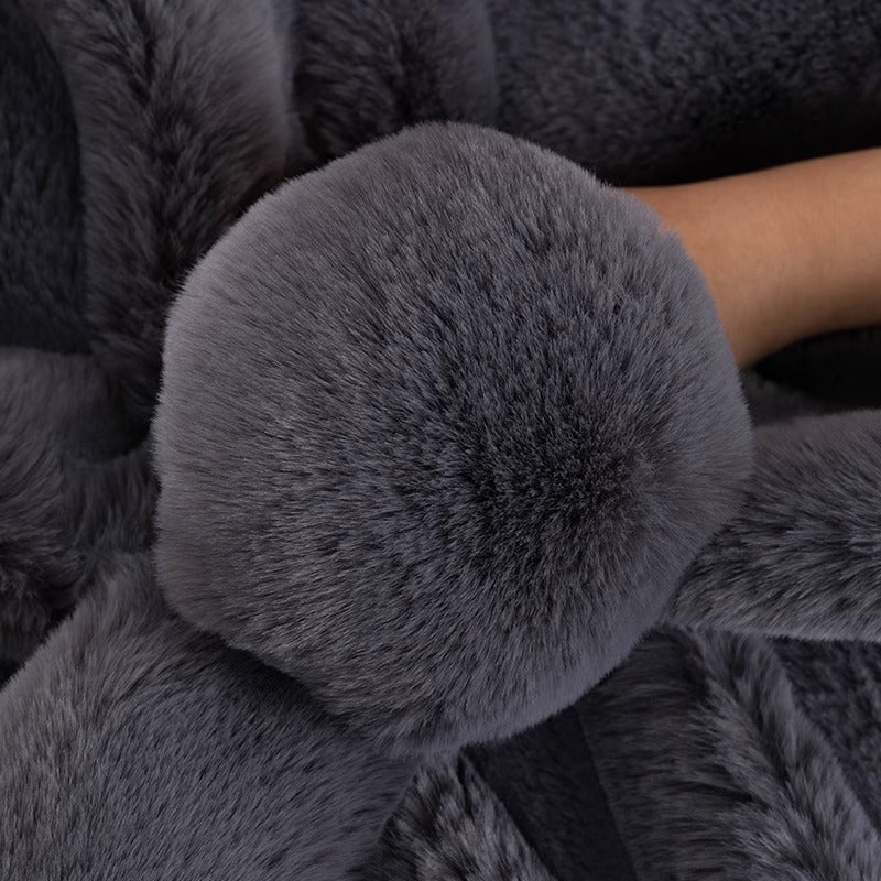SofaGuard Luxe - Elegant Sofa Protector Cover