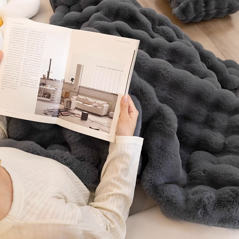 SofaGuard Luxe - Elegant Sofa Protector Cover