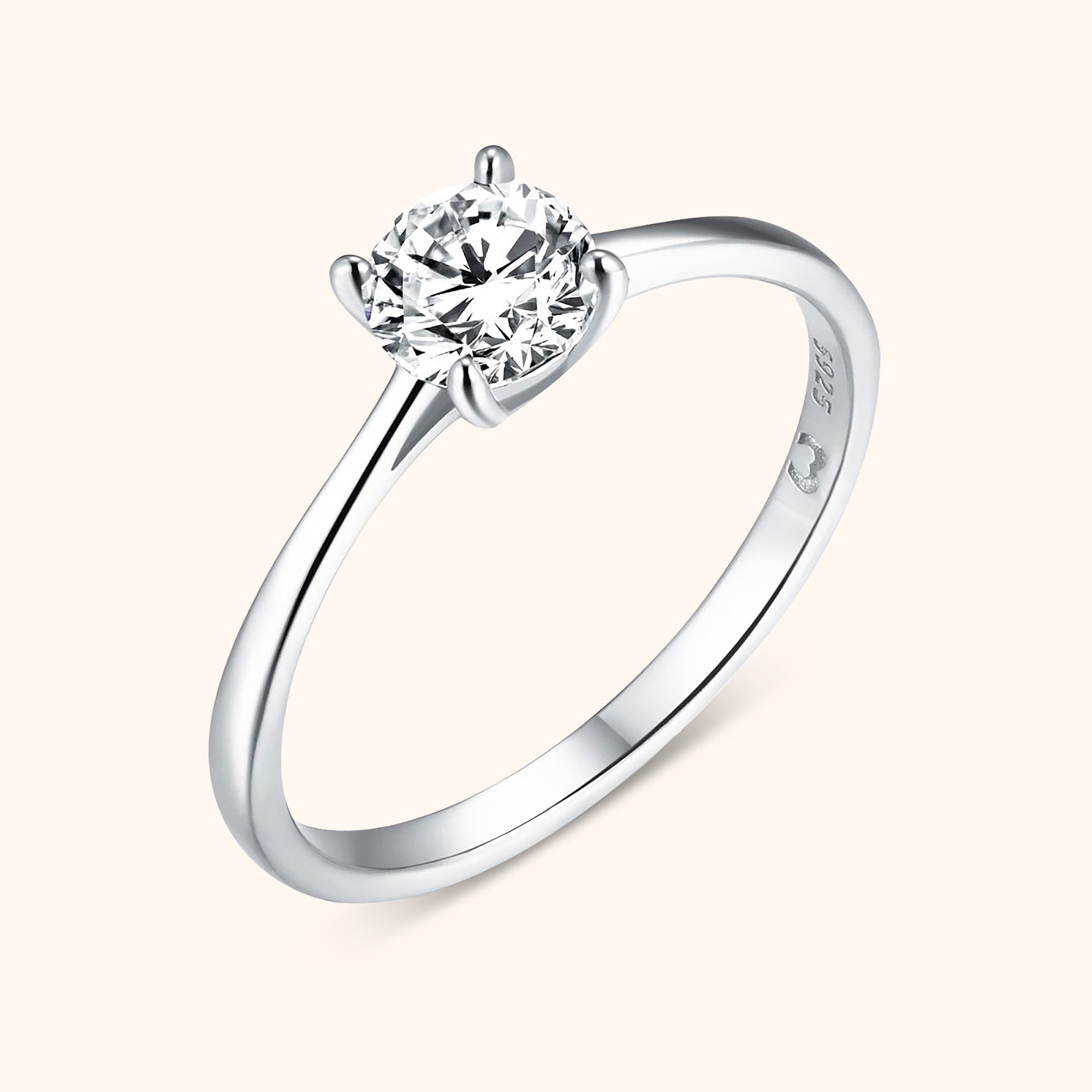 Elena - Bague solitaire en zircone à l'élégance classique
