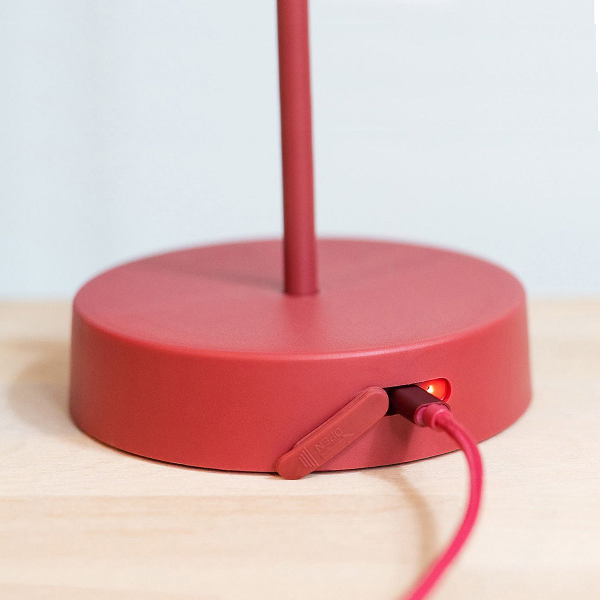 Olto - Elegant Table Lamp with a Modern Touch