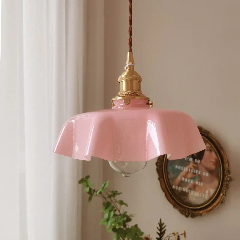 ClassicGleam - Brass Pendant Light for a Timeless Ambiance
