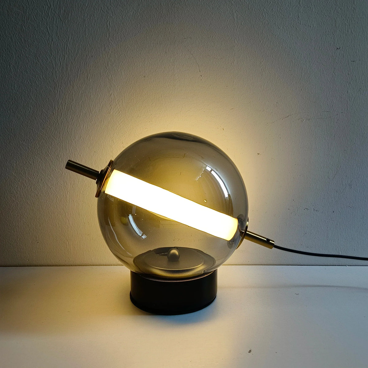 RadiantRevival - Retro Glass Table Lamp with Warm Glow