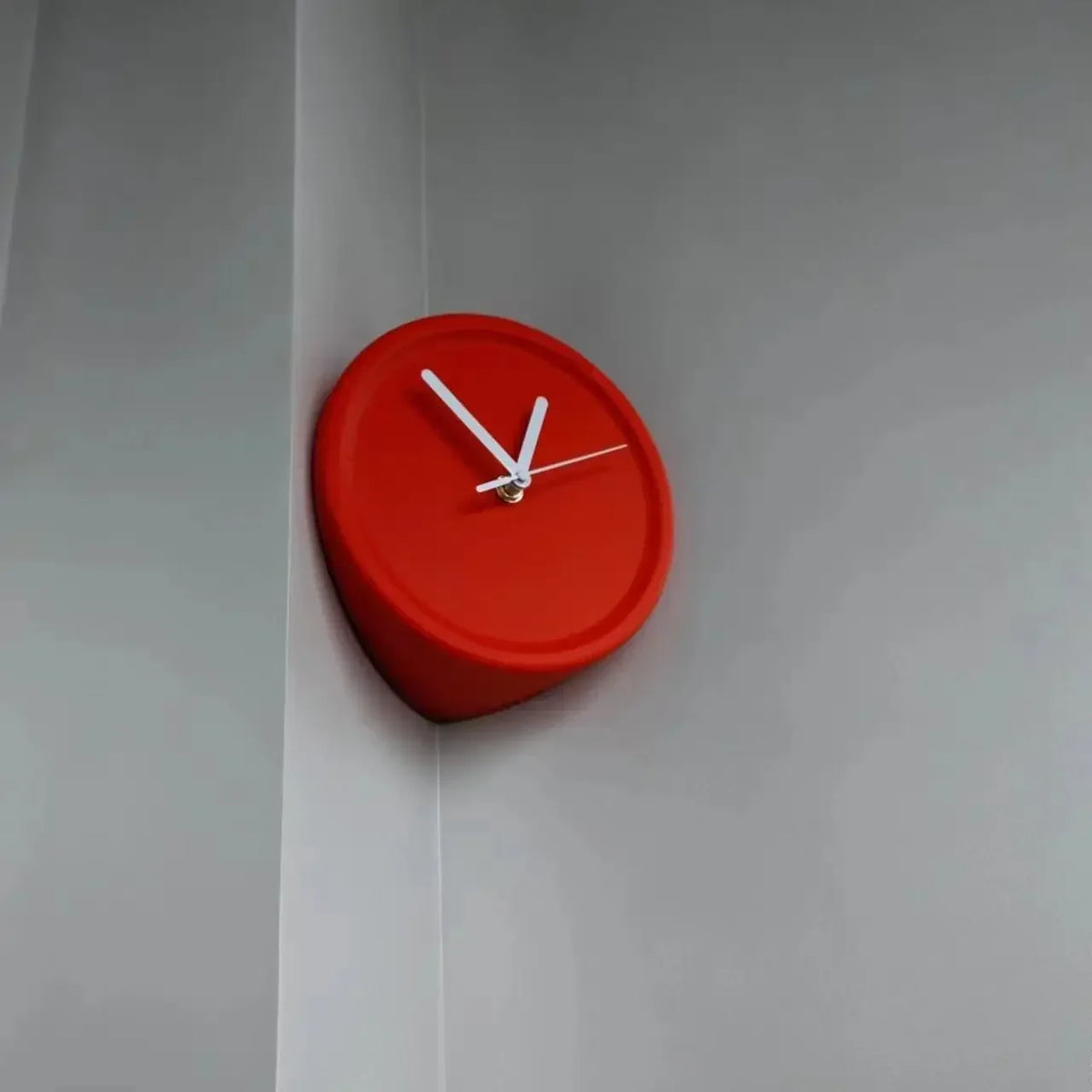 SilentCorner - No-Drill Silent Corner Wall Clock