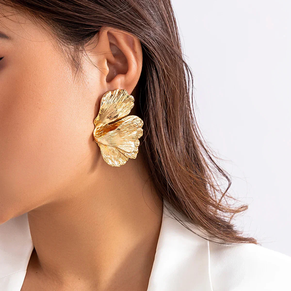 BlossomMetal - Boucles d'oreilles pétales en métal élégantes