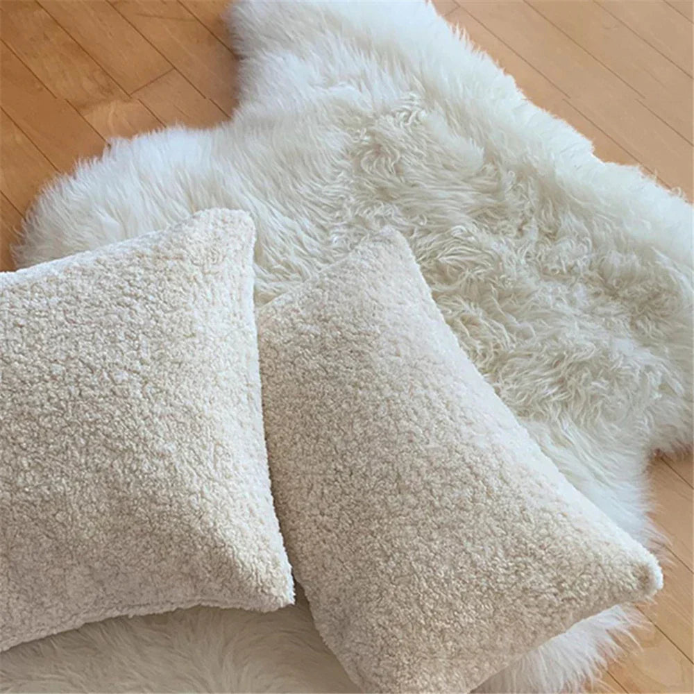 Château Dream - White Teddy Velvet Cushion Cover