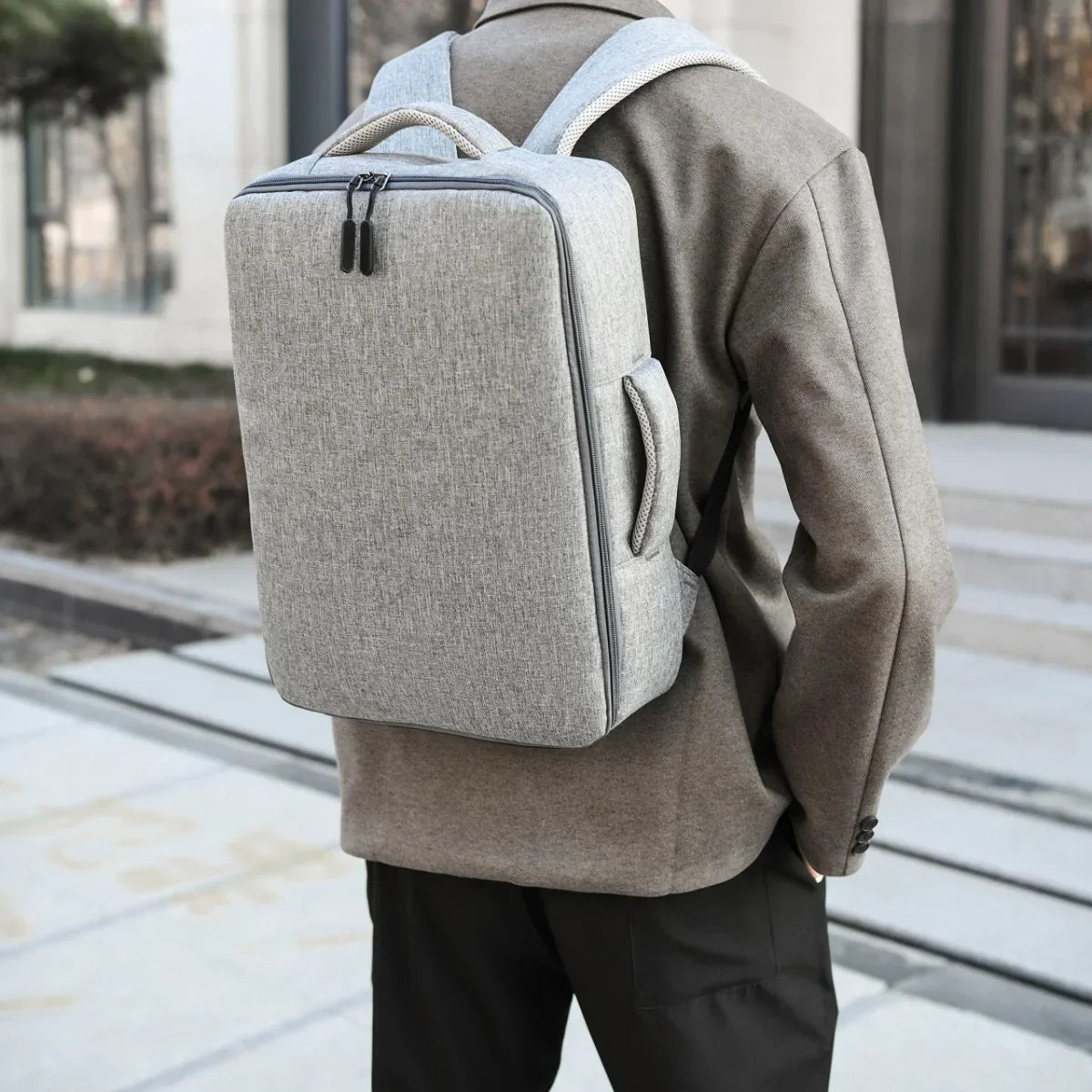 EverPack - Modern Laptop Bag with Built-In USB Port