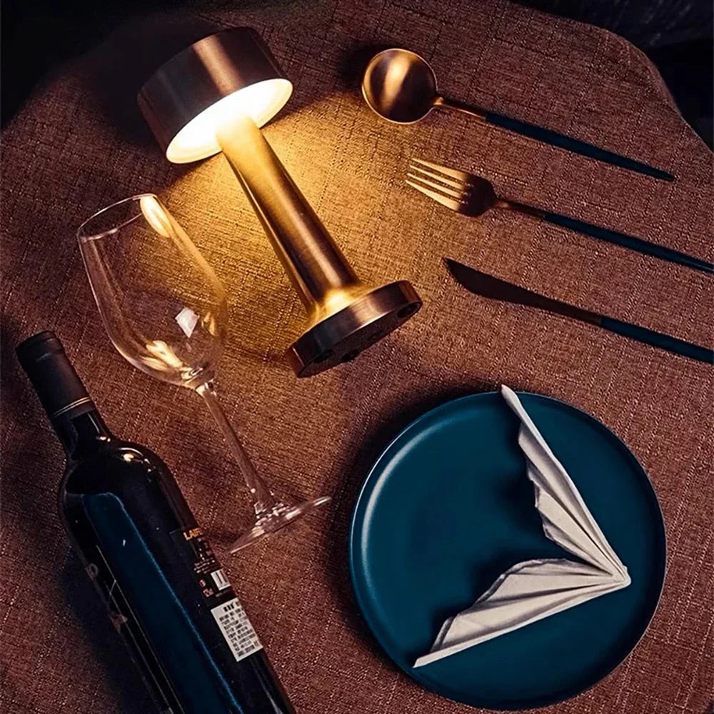 SleekGlow - Lampe de Table Moderne Stylée Intérieur