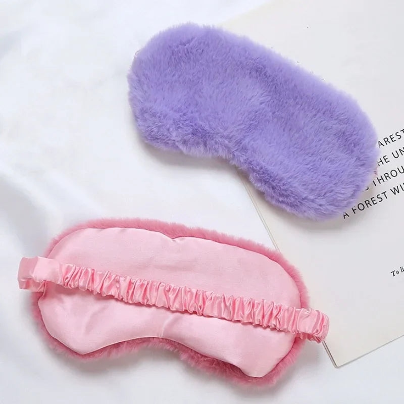 Cozy Cuddle - Soft Silk Sleep Mask for Peaceful Sleep