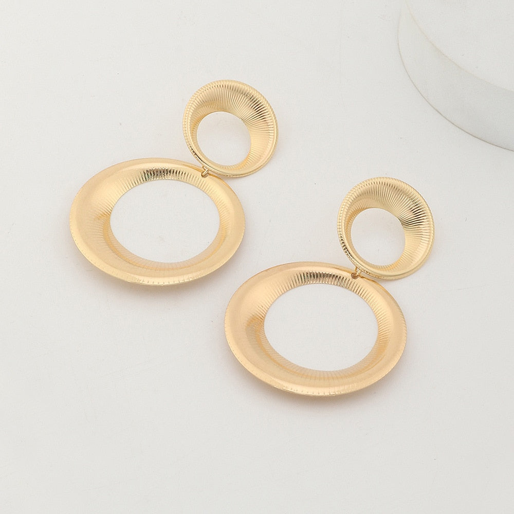 Boucles d'Oreilles Cercles Dorés - Statement Tendance