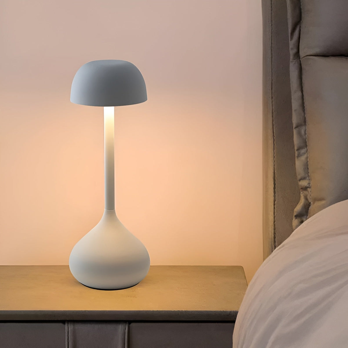 Zutessa - Cordless Dimmable LED Table Lamp