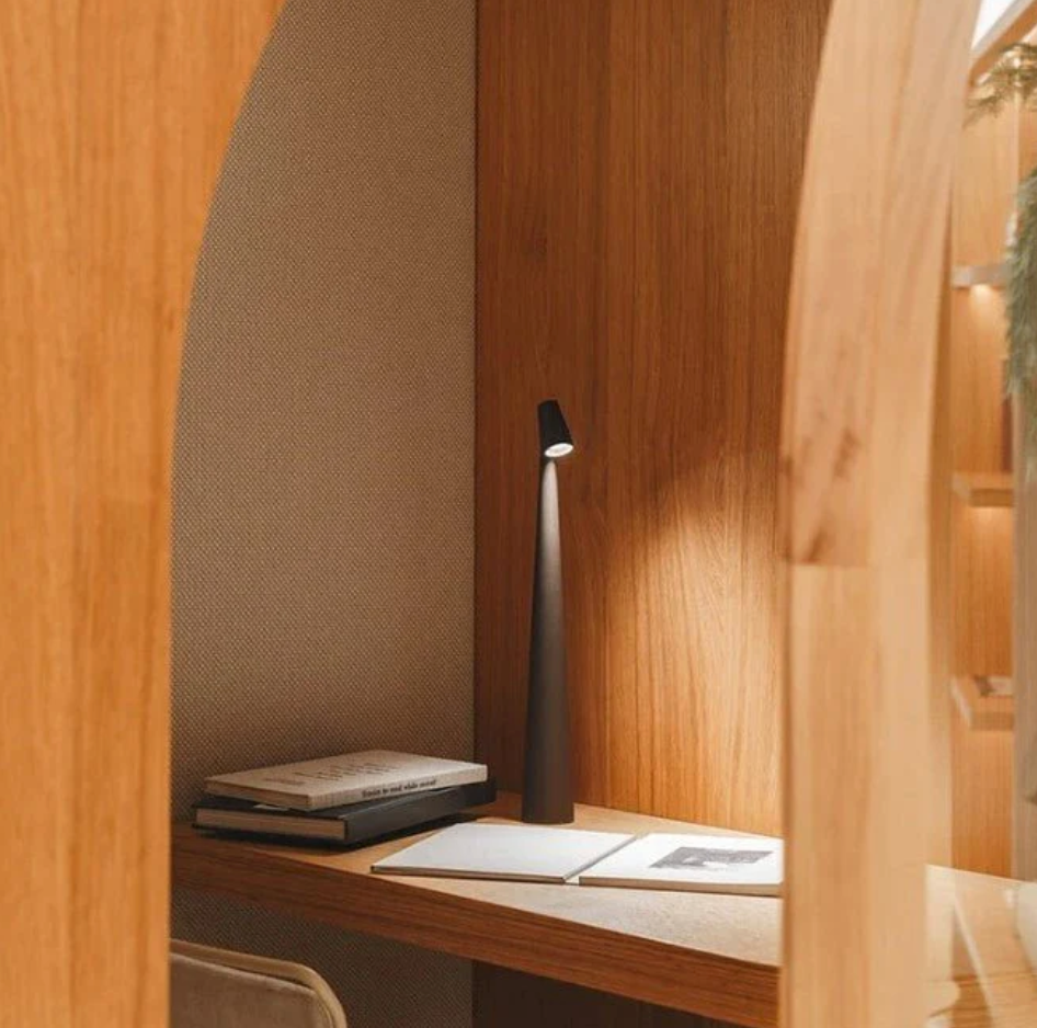 Guyrenna - Adjustable Touch Lamp for Refined Interiors