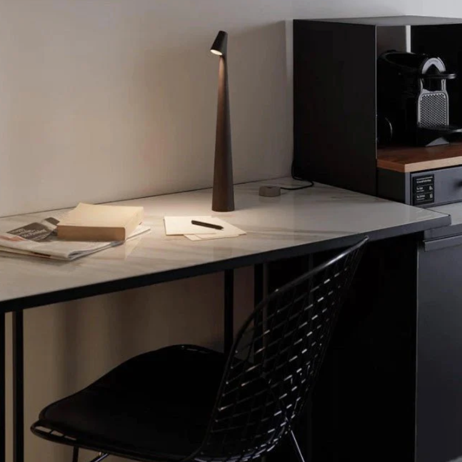 Guyrenna - Adjustable Touch Lamp for Refined Interiors