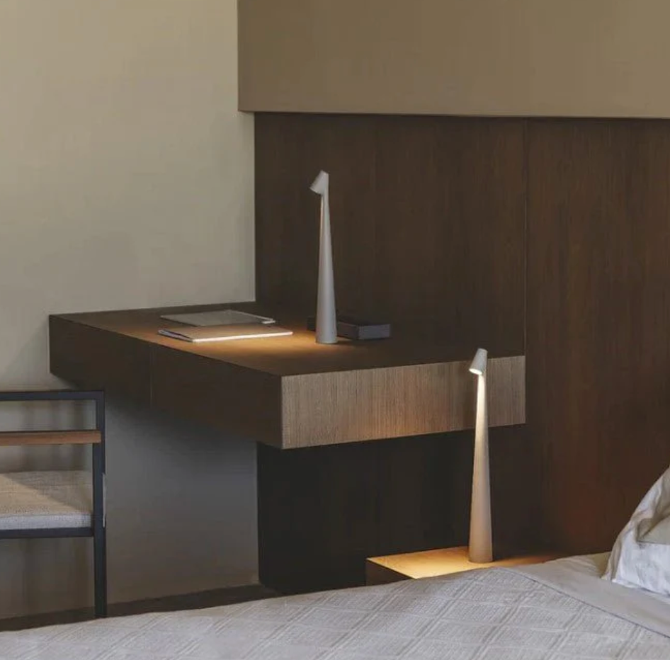 Guyrenna - Adjustable Touch Lamp for Refined Interiors