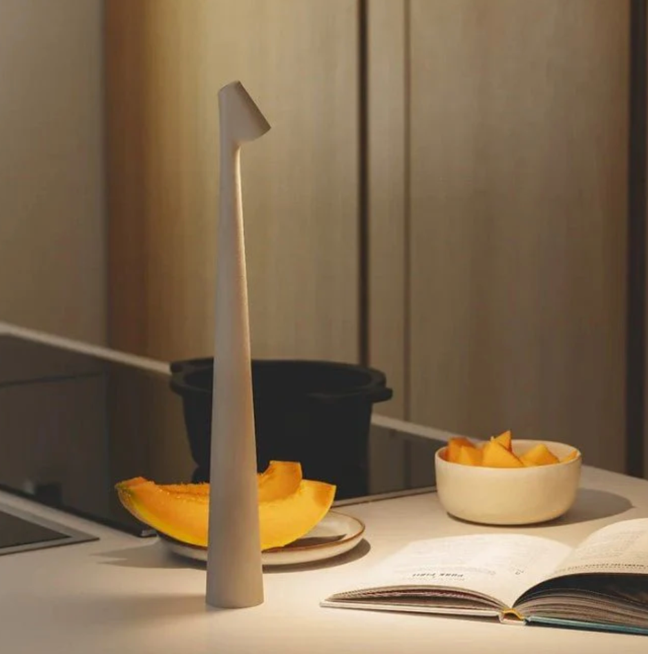 Guyrenna - Adjustable Touch Lamp for Refined Interiors