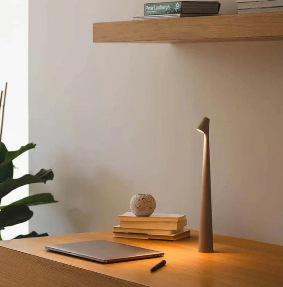 Guyrenna - Adjustable Touch Lamp for Refined Interiors