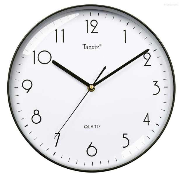 Nordique - Elegant Scandinavian Wall Clock
