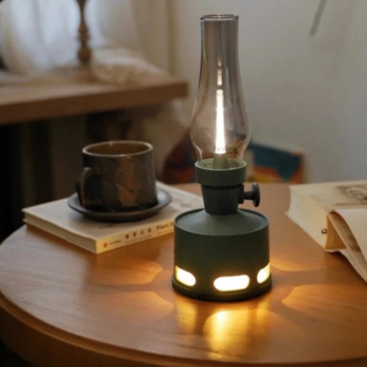 NostalgiaLamp - Vintage LED Lantern for Cozy Evenings