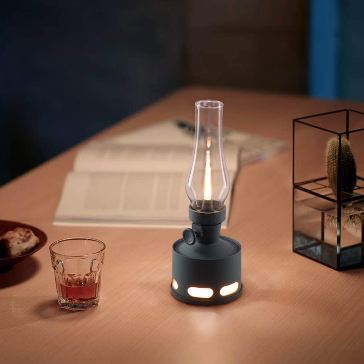NostalgiaLamp - Vintage LED Lantern for Cozy Evenings