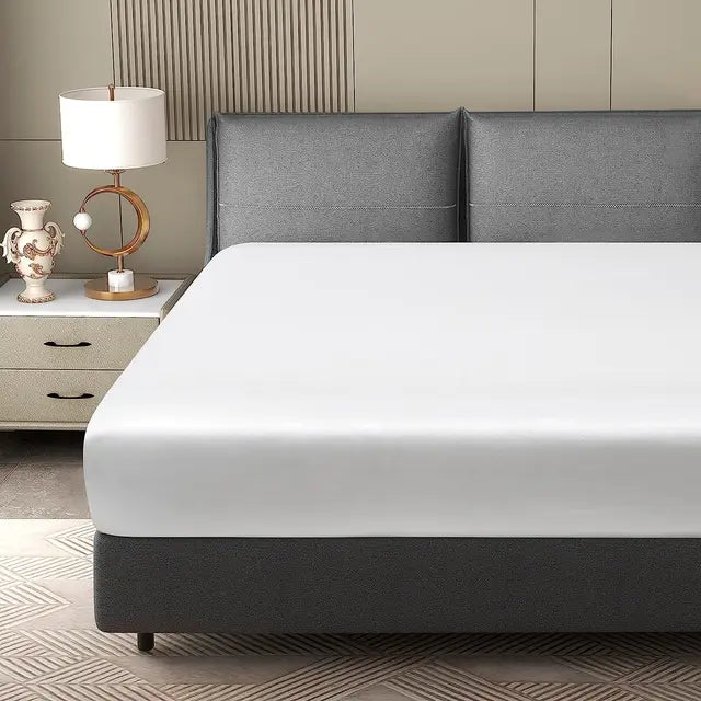 SatinDoux - Soft Satin Fitted Sheet for Ultimate Comfort