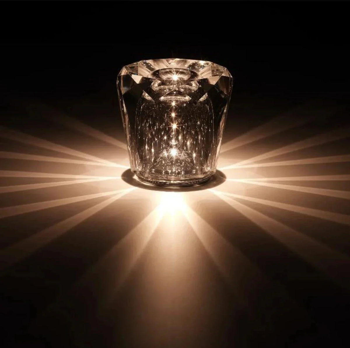 Talcris - Crystal Table Lamp for a Refined Ambiance