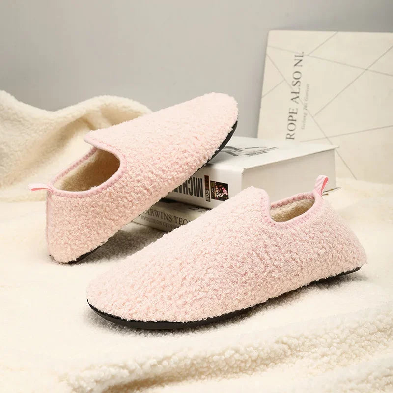 Wolkenwarmers - Non-Slip Plush Slippers for the Home