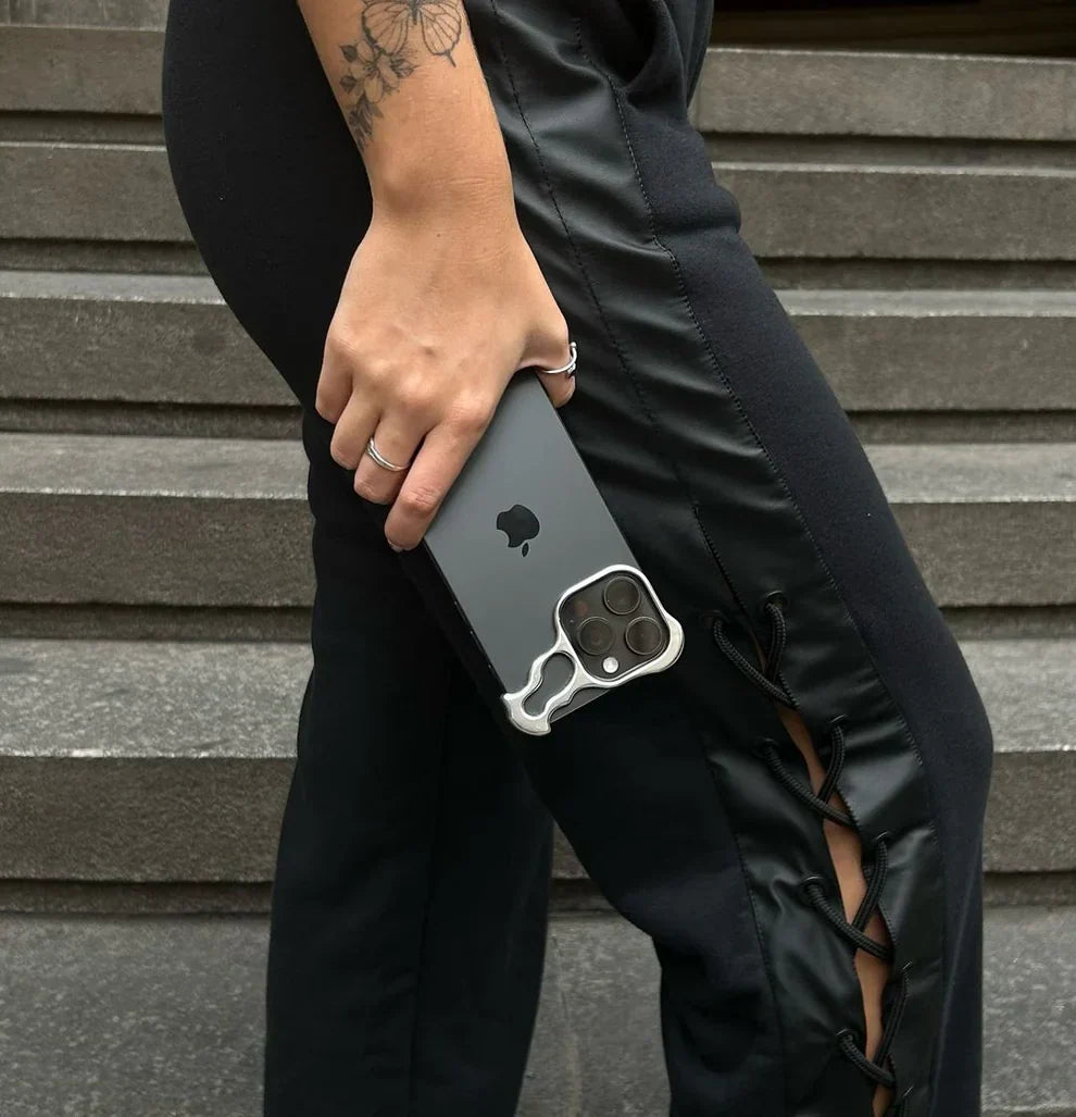 TitanShield Case - Coque iPhone Métal Stylée Protection