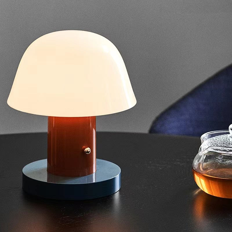 NatureGlow Lamp - Modern Mushroom-Design Table Lamp