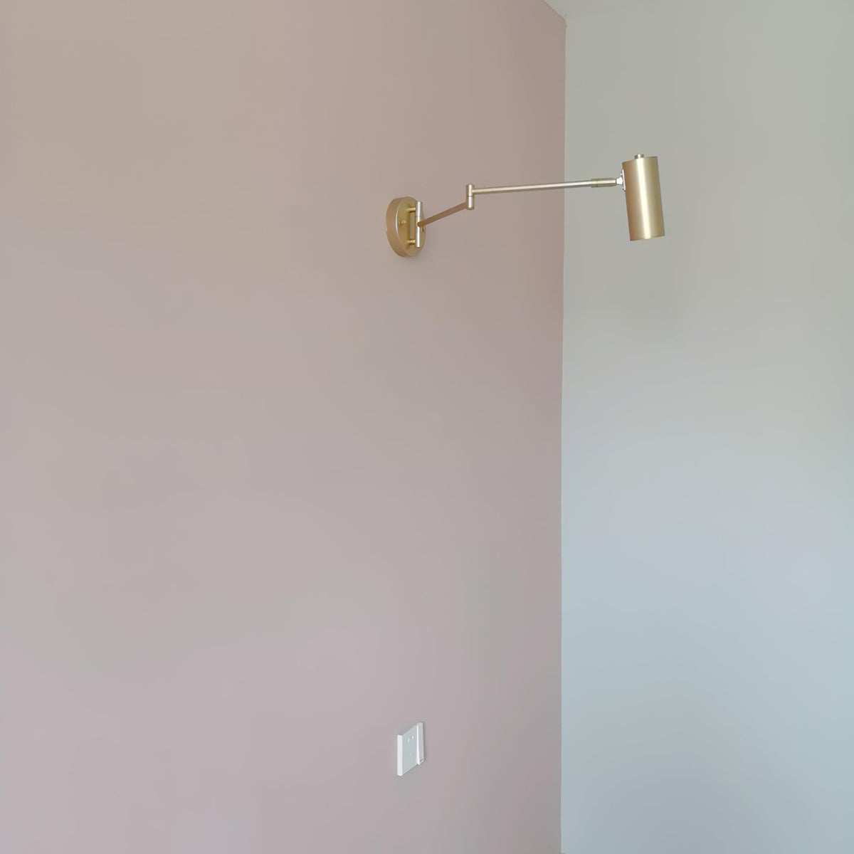 Nexbeam - Sleek Metal and Acrylic Wall Sconce