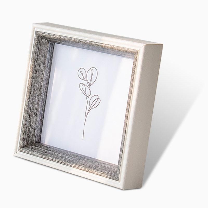 ElegantFrame - Gold-Edged Luxury Square Photo Frame