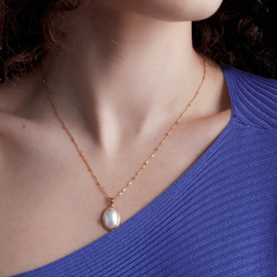 LuminaPearl - Vintage Gold Pearl Necklace