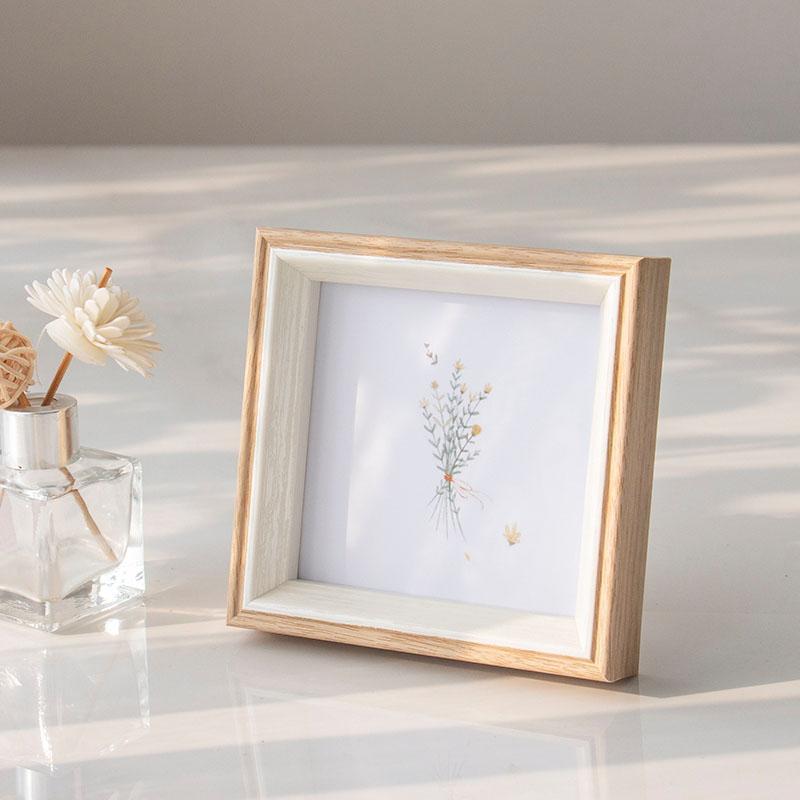 ElegantFrame - Gold-Edged Luxury Square Photo Frame