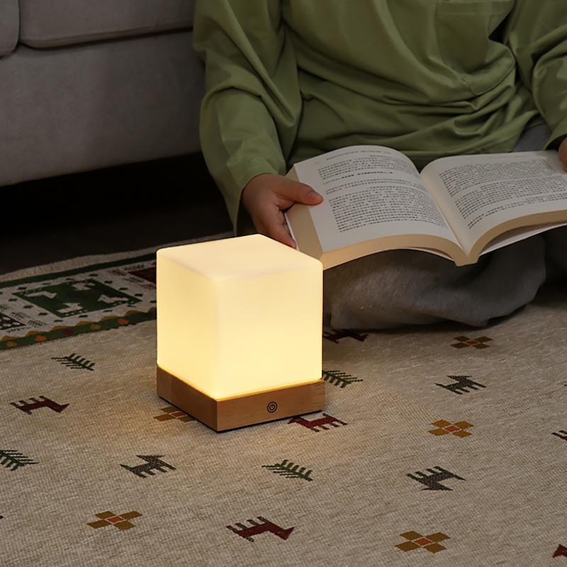GloedCube - Wireless LED Table Lamp with Modern Design