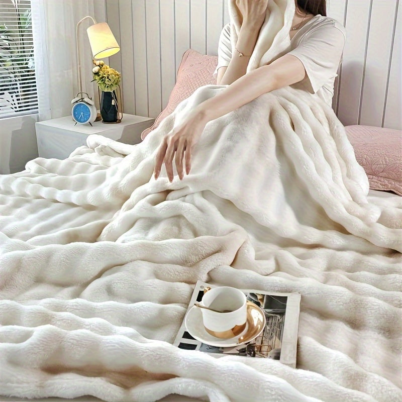 SnuggleFleece - Soft Fleece Blanket for All Seasons