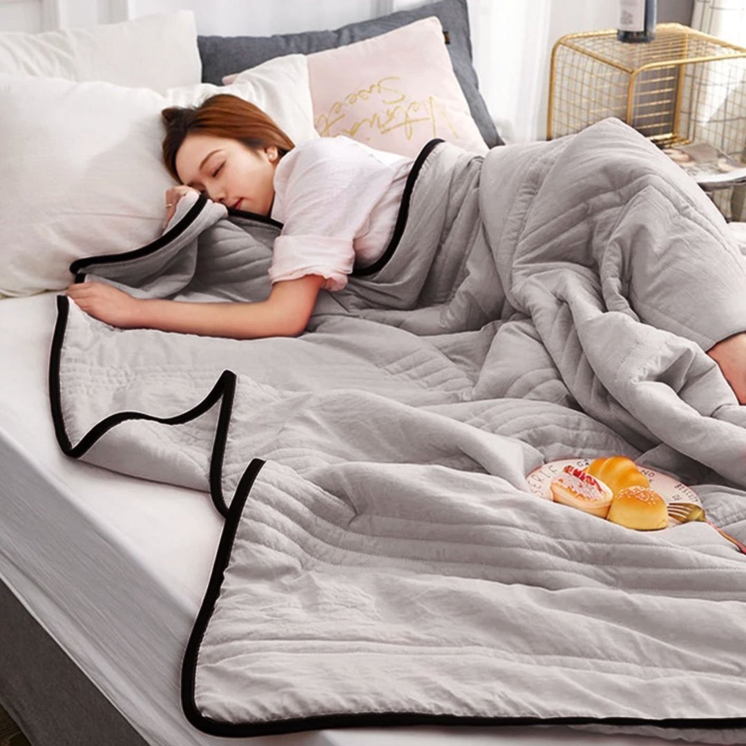 FrostNest - Arctic Breeze Cooling Blanket for Cool Nights