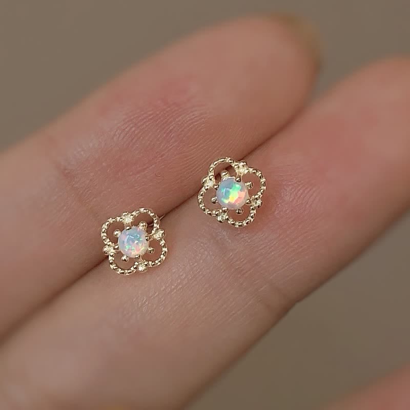 Seraphina - Boucles d'oreilles vintage délicates en opale