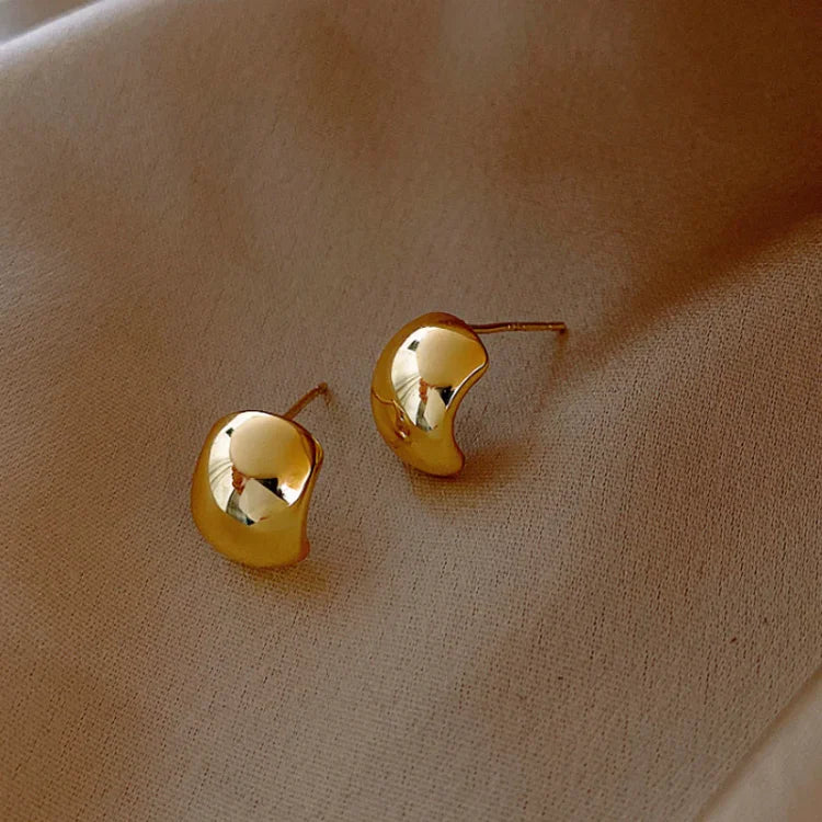 Clara - Boucles raffinées et audacieuses au style moderne