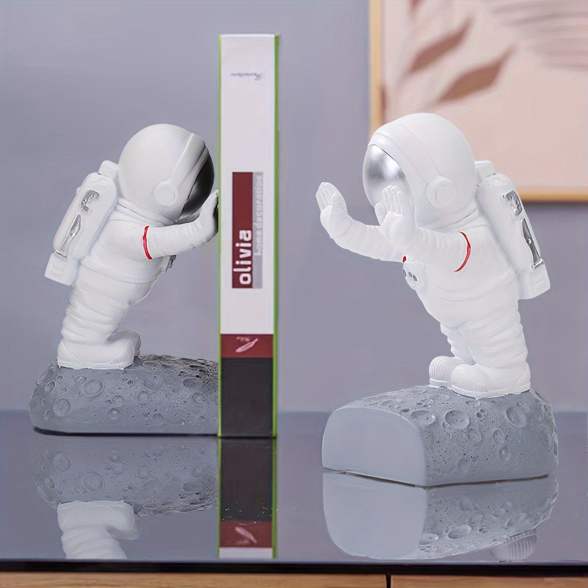 SpaceHold - Astronaut Space-Themed Bookends