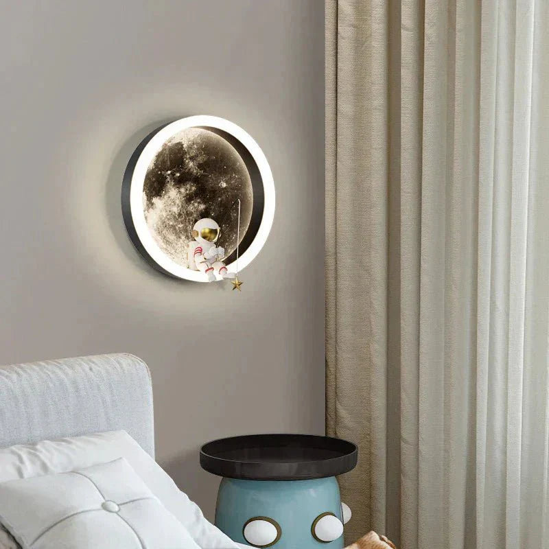 Delunar - Moon-Shaped LED Wall Light