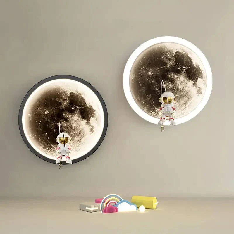 Delunar - Moon-Shaped LED Wall Light