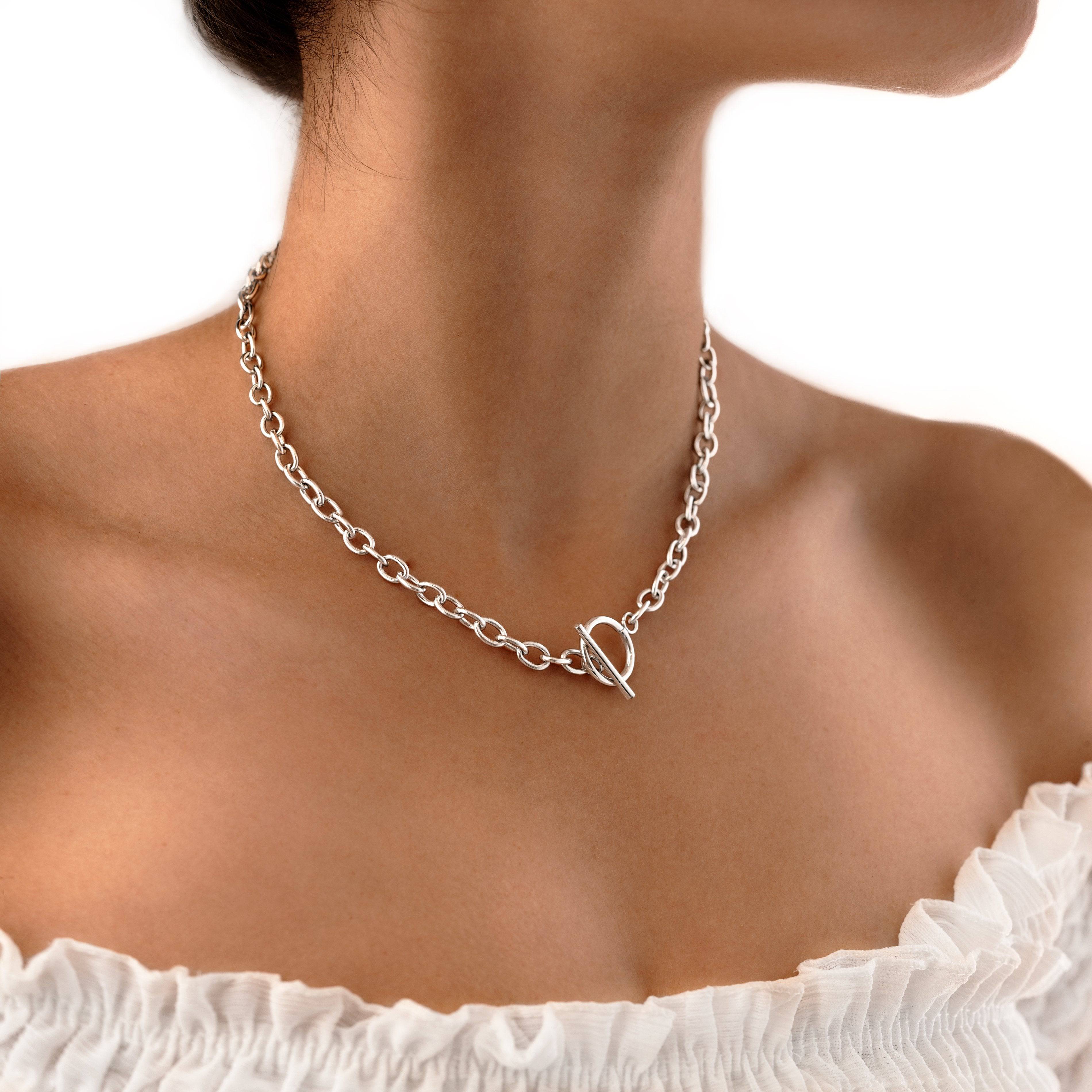 Noelia - Minimalist Geometric Silver Necklace